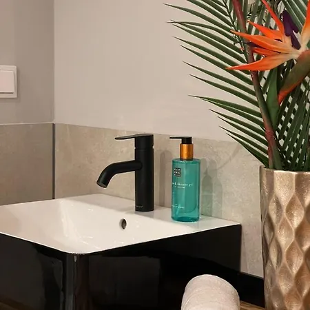 Stay At Smilla - Boutique Apartments Mit Kueche - Parken - Klima - Netflix - Waschmaschine Wiesbaden Exterior photo