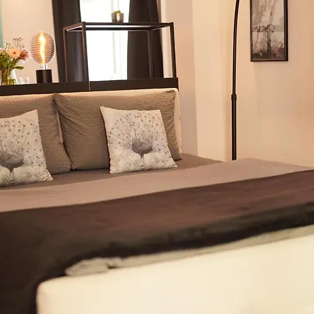Stay At Smilla - Boutique Apartments Mit Kueche - Parken - Klima - Netflix - Waschmaschine Wiesbaden Exterior photo